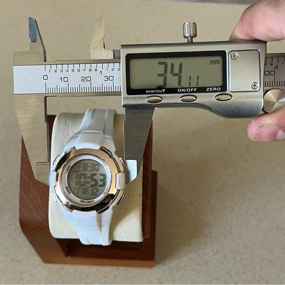 Digital Watch‎ (Gold/White)